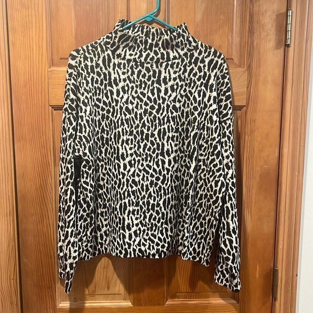 Loft women’s animal print sweater size xlarge .